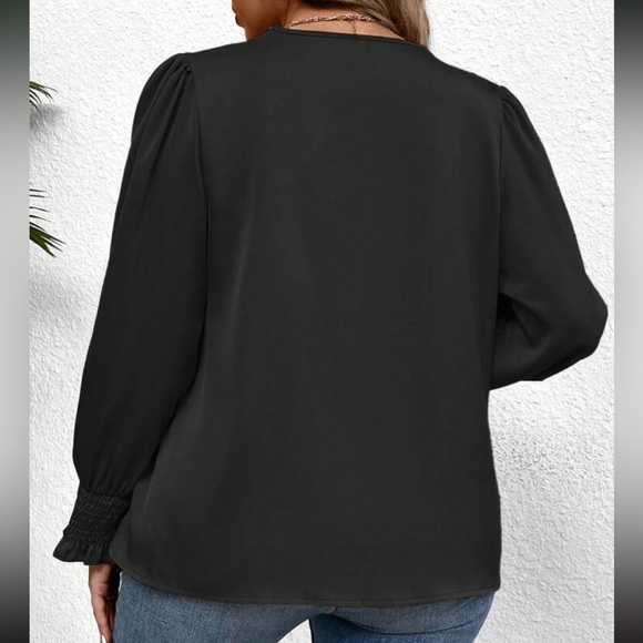 Luxe surplice neck blouse - Picture 4 of 15